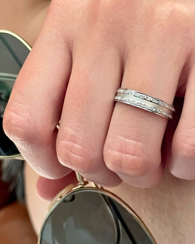 L’alliance #bijoux #mariage #orblanc #diamant #oui #bague #bijouterie #luxe #cadeau @bijouterie_k_autissier @lesboutiquesdechateauroux #photography @photos_nathalie_fiaut