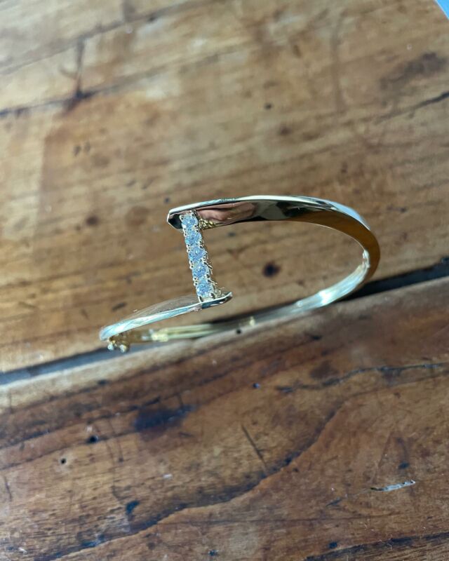 Noël 🎅🌲 #cadeaunoel #bijoux #bijouxcreateur #or #pierreprecieuse #chateauroux @lesboutiquesdechateauroux @chateauroux36
